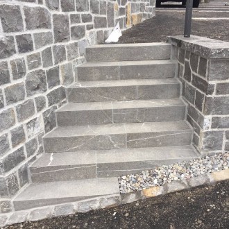 Marches d'éscalier flamméés