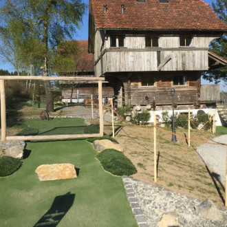 Boutisses 10 et des blocs bruts, forme irrégulière