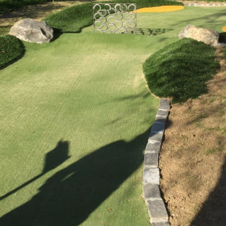 Boutisses 10 et des blocs bruts, forme irrégulière