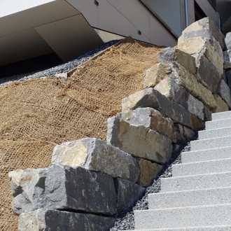 Pierres de mur spéc.