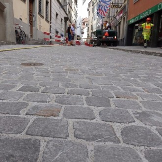 Pavés et boutisses surface abrasée, flammée