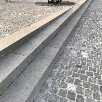 Marches d'escalier flammée et des pavés 8/11