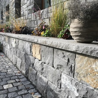 Pierres de mur pour maçonnerie en couches, bétonnage arrière, Couvertines de mur flammées et des pavés 8/11
