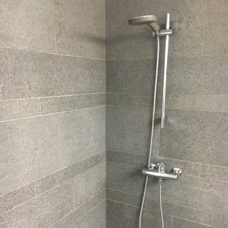 Dalles brossées, antiques