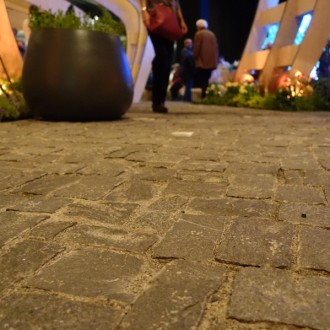 Pavés irréguliers et boutisses