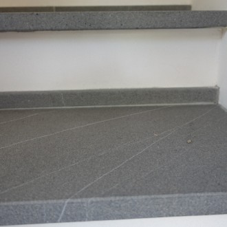 Marches d'escalier sablées