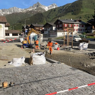 pavés, boutisses, dalles flammés