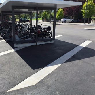 Dalles de revêtement pour sols flammées