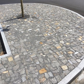 Pavés irréguliers grands