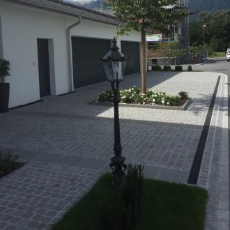 Pavés et bordurettes flammés